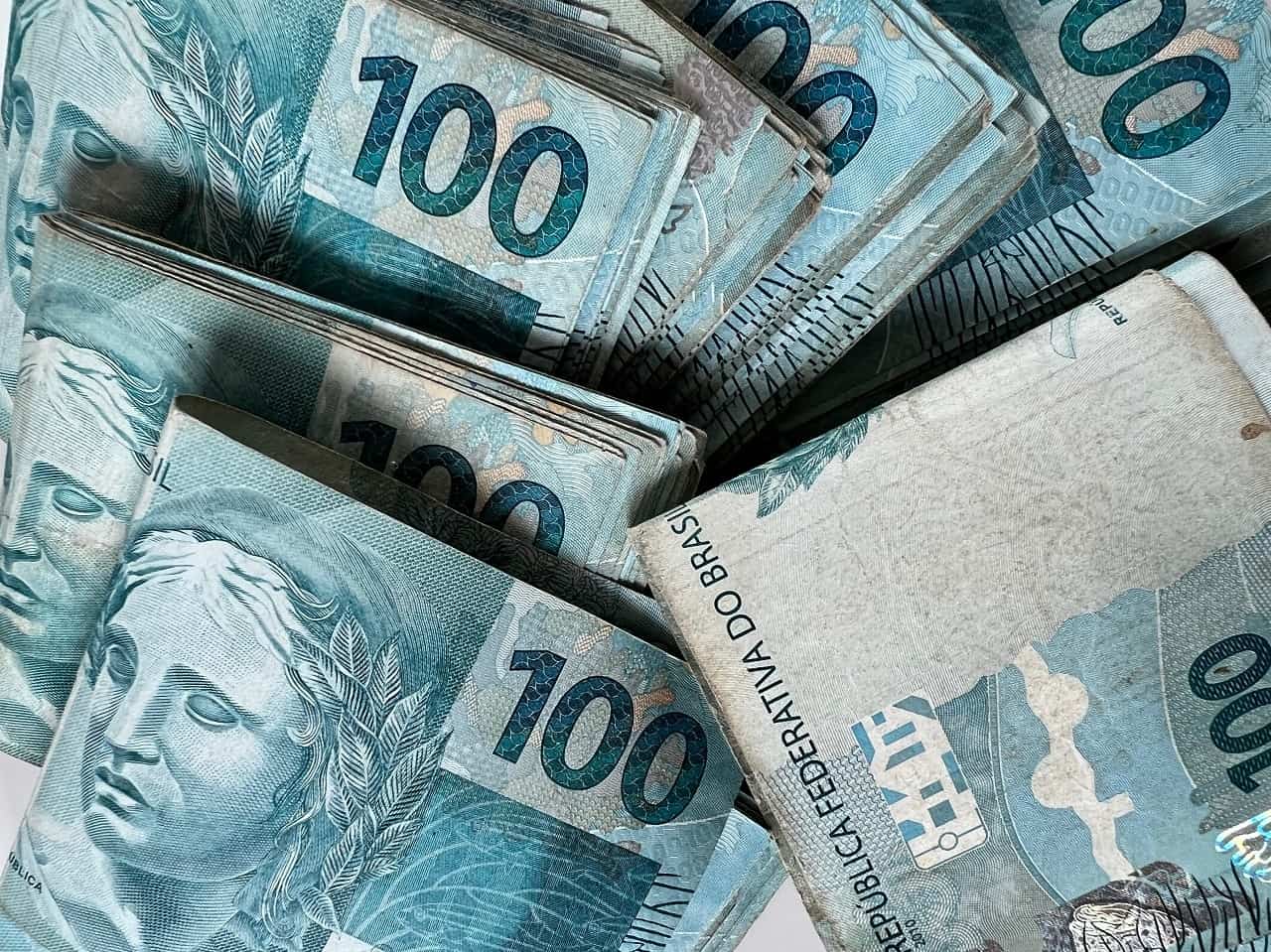 cédulas de 100 reais