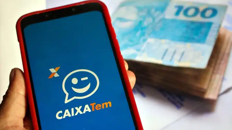 Cartão caixa tem libera dinheiro na hora. (Fonte: Imagem: Adriana Toffetti/A7 Press/Estadão Conteúdo).
