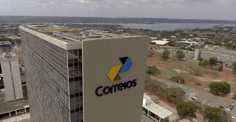 foto de cima do prédio do correios