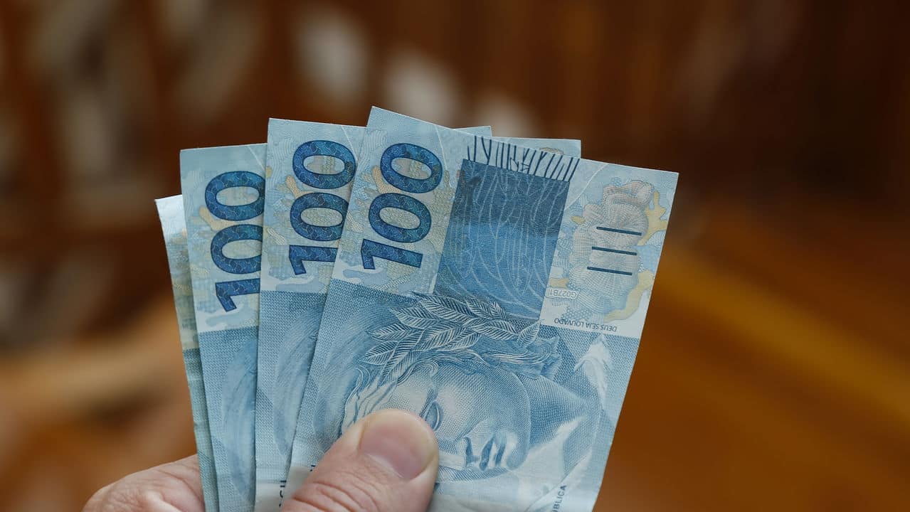 ATENÇÃO: Novo salário mínimo de R$ 1.711 LIBERADO PARA ESTAS PESSOAS- Consulte agora