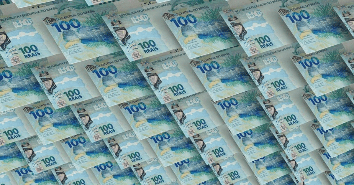 Dinheiro do banco central em cédulas de 100 reais. (Fonte: freepik).