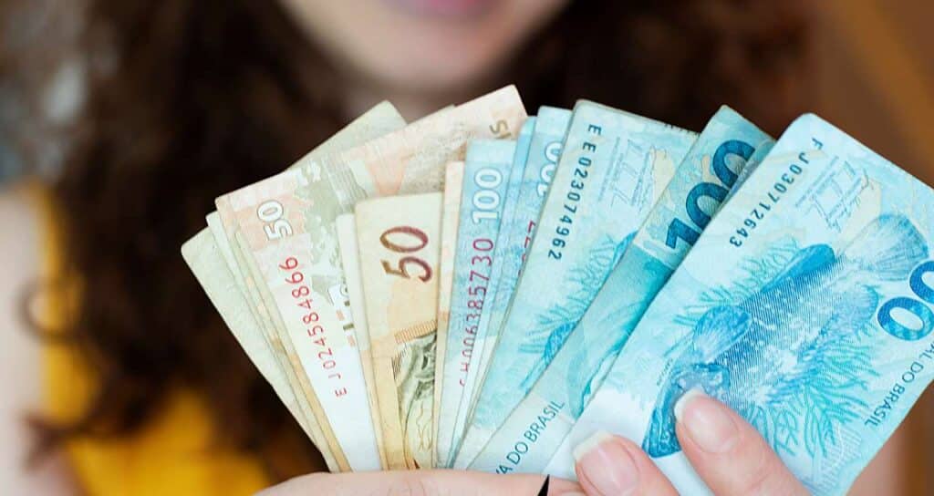 Caixa libera benefício de R$ 3.340 para CPFs aprovados
