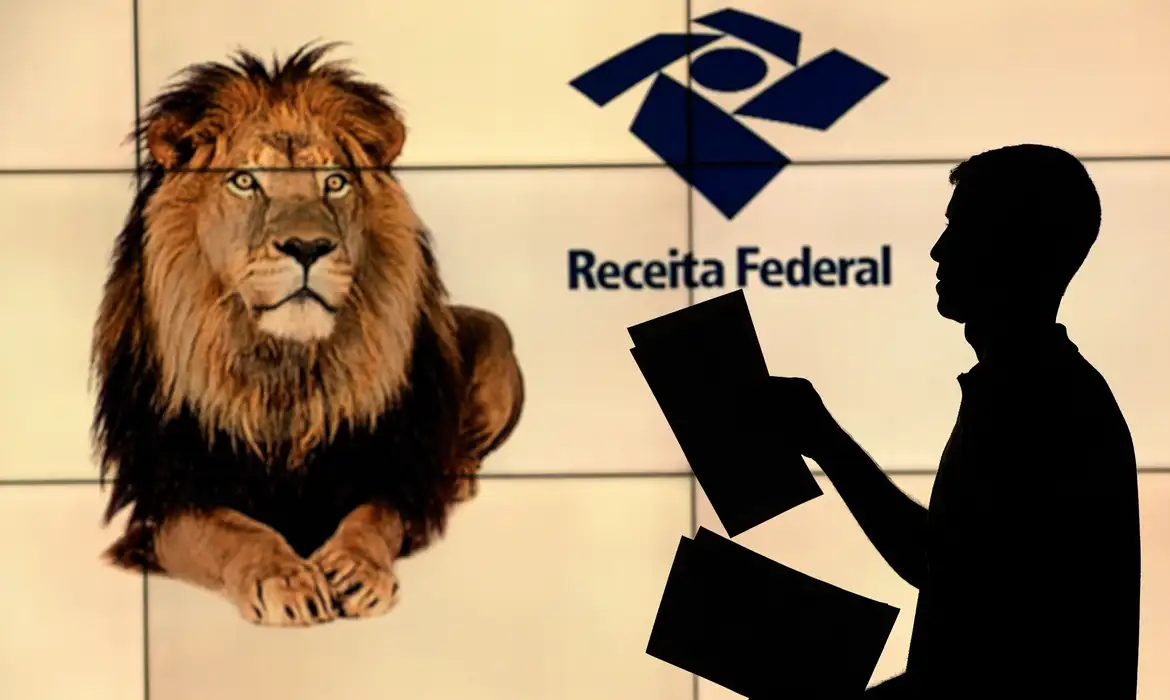 pagamento restituição imposto de renda. (Fonte: Agência Brasil).